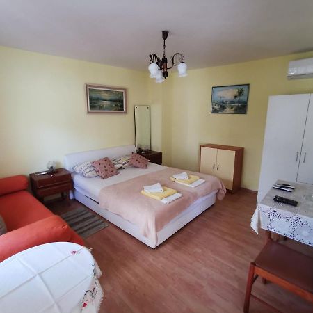 Studio Apartments Jasminka Selce Εξωτερικό φωτογραφία