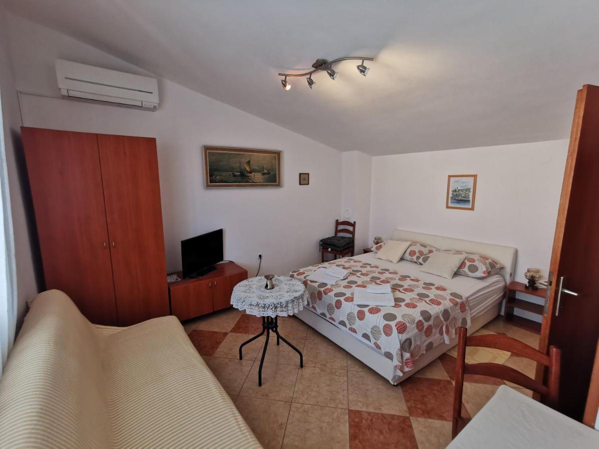 Studio Apartments Jasminka Selce Εξωτερικό φωτογραφία