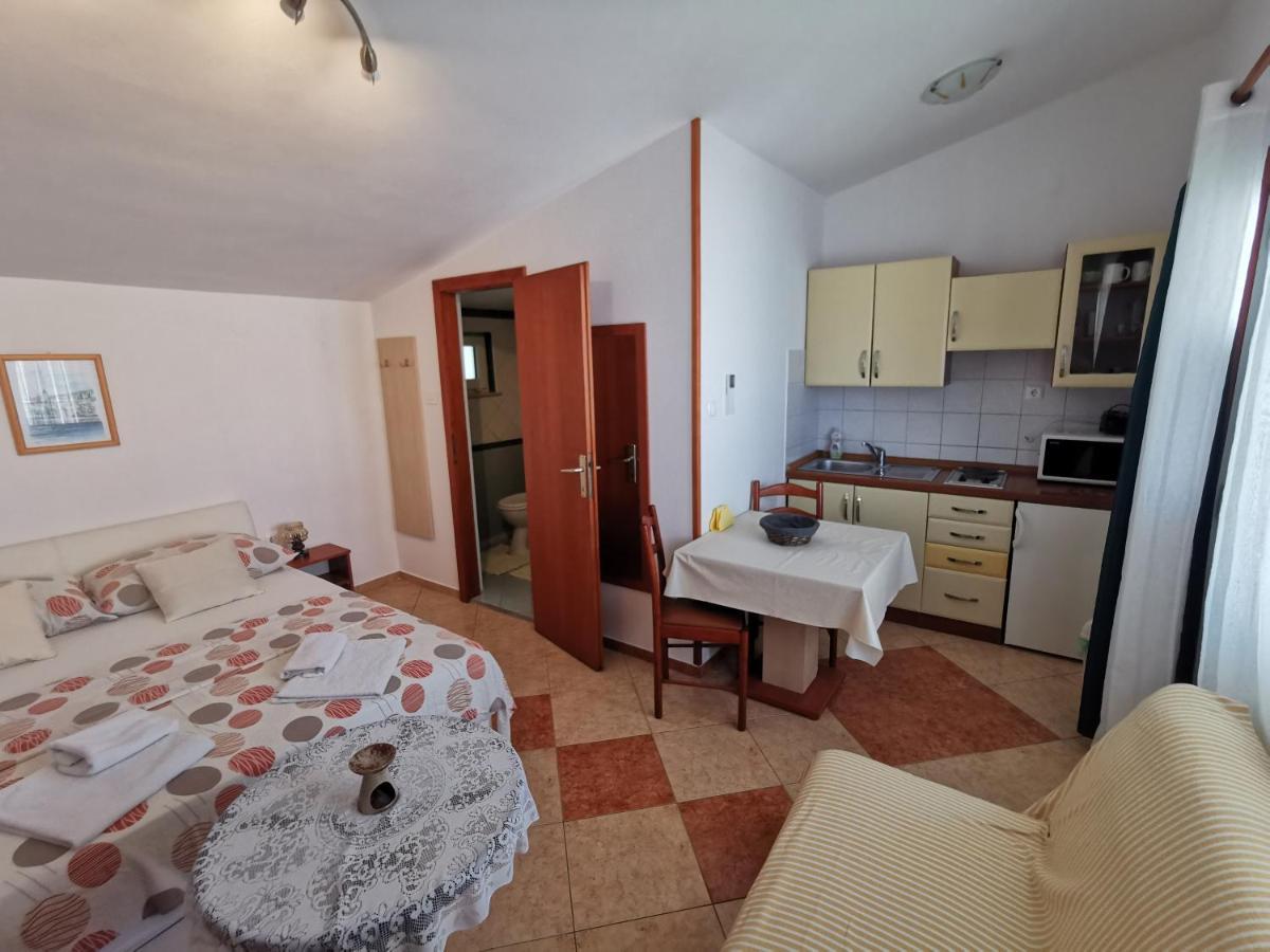 Studio Apartments Jasminka Selce Εξωτερικό φωτογραφία