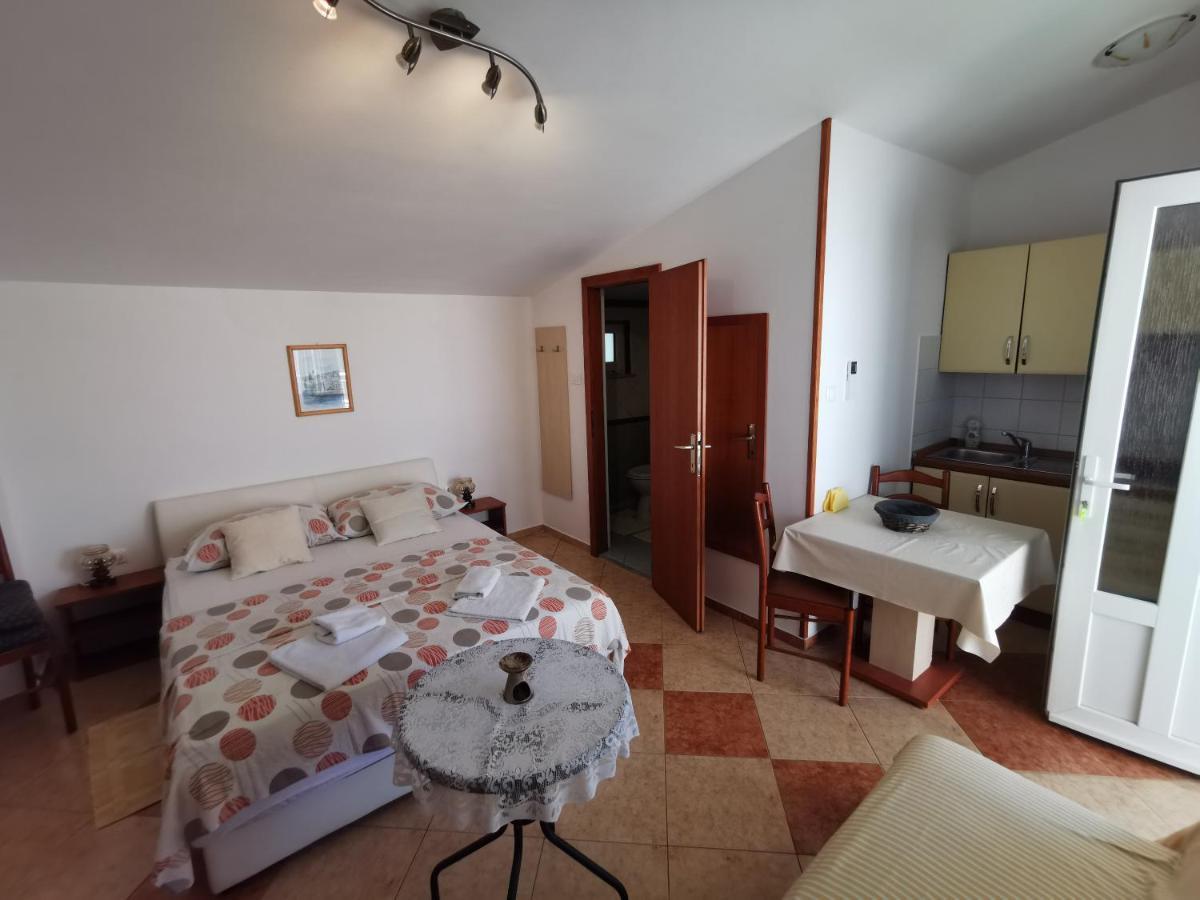 Studio Apartments Jasminka Selce Εξωτερικό φωτογραφία