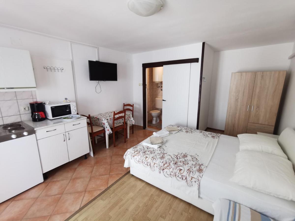 Studio Apartments Jasminka Selce Εξωτερικό φωτογραφία