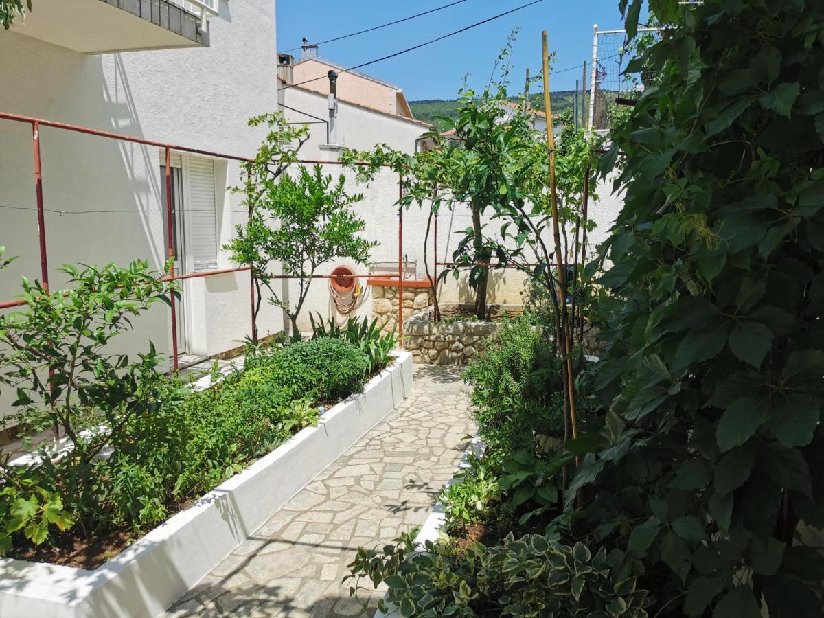 Studio Apartments Jasminka Selce Εξωτερικό φωτογραφία