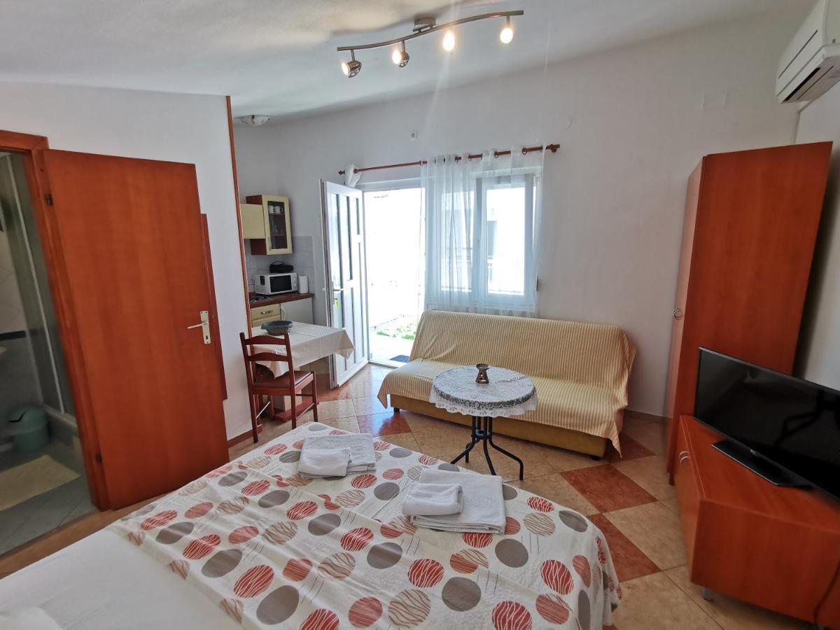 Studio Apartments Jasminka Selce Εξωτερικό φωτογραφία