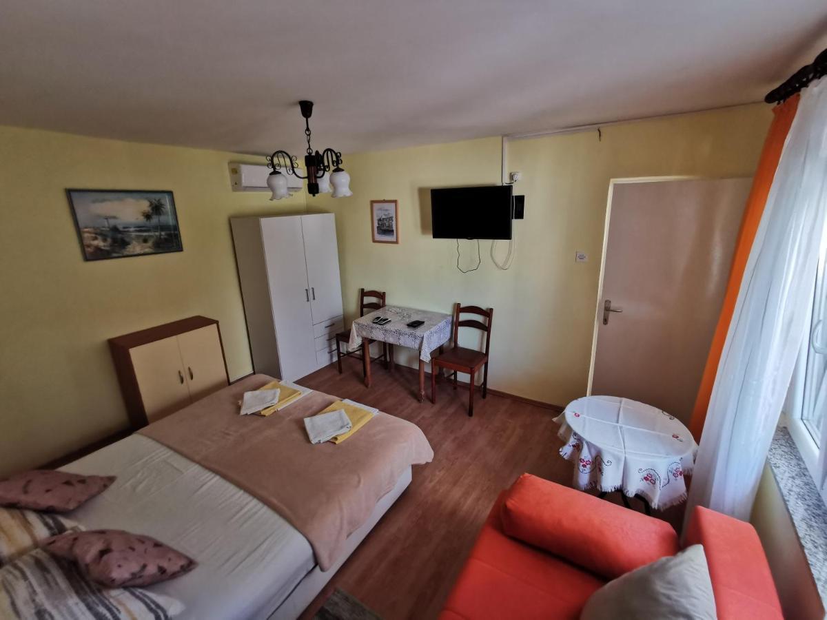 Studio Apartments Jasminka Selce Εξωτερικό φωτογραφία